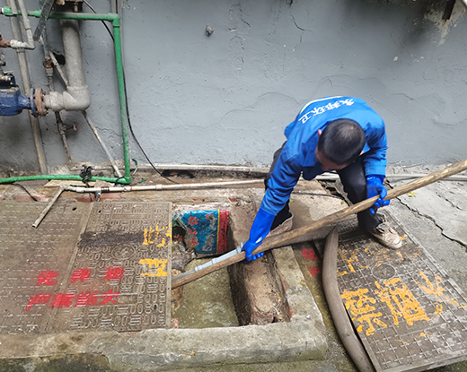 巴里坤清掏化粪池